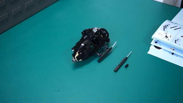 Amazon.com: XMBRICDIYY MH-6 Little Bird Helicopter Model Kit